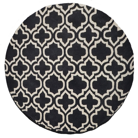 hand-tufted-geometric-black-white-round-rug-side-1