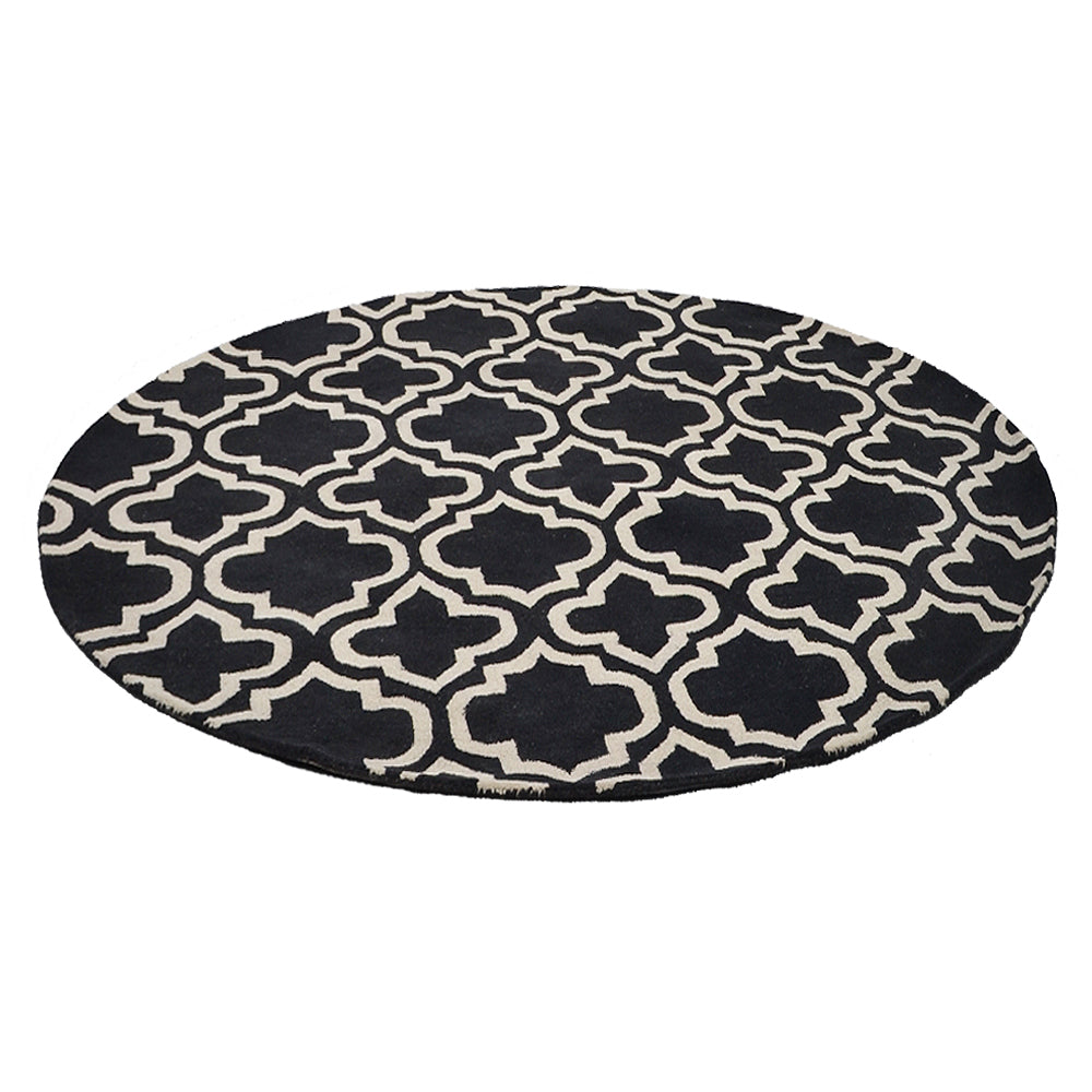 hand-tufted-geometric-black-white-round-rug-side-2