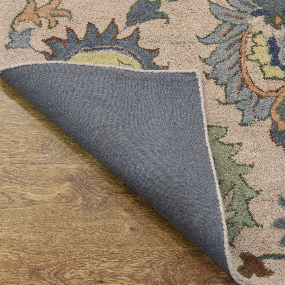 hand-knotted-wool-floral-cream-rectangle-rug-closeup-2