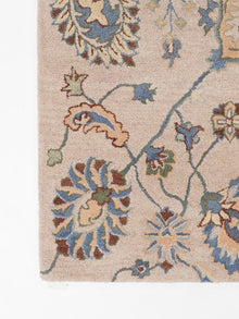 hand-knotted-wool-floral-cream-runner-rug-closeup-1