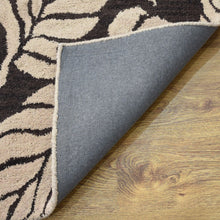 Hand-tufted-floral-wool-runner-rug-closeup-3