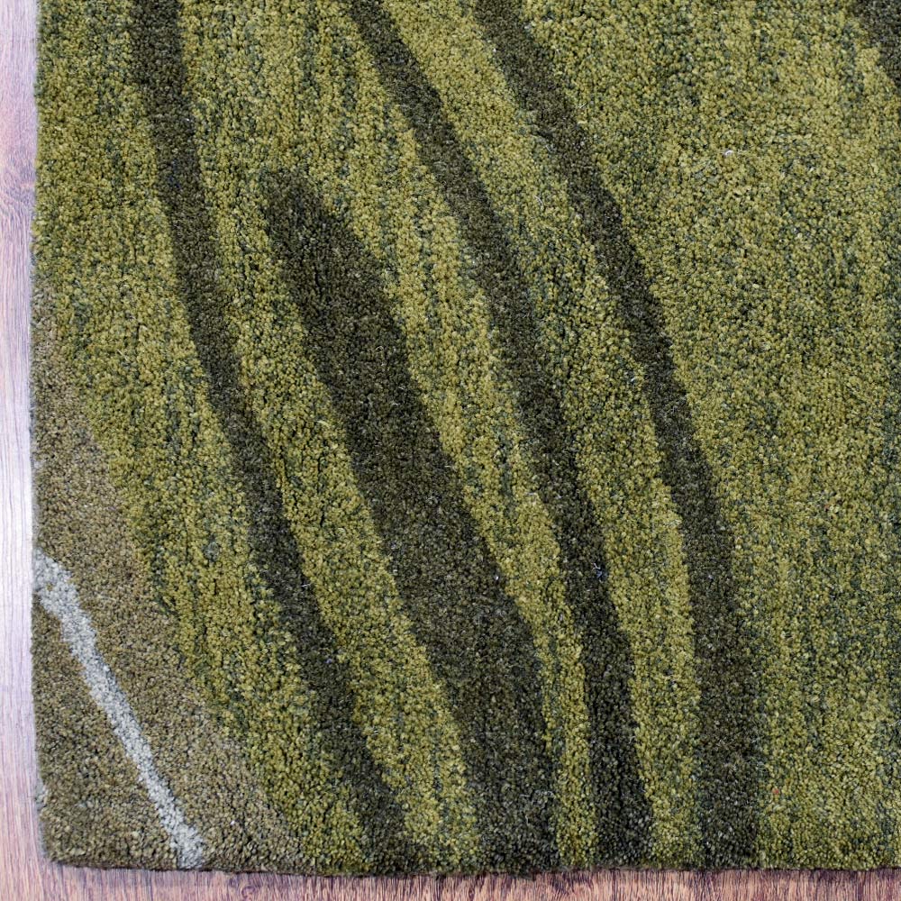 hand-tufted-wool-Square-rug-abstract-green-closeup-1