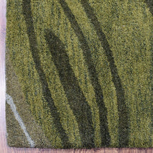 hand-tufted-wool-Square-rug-abstract-green-closeup-1