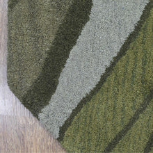 hand-tufted-wool-Octagon-rug-abstract-green-closeup-1