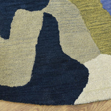 hand-knotted-wool-abstract-multicolor-round-rug-closeup-2