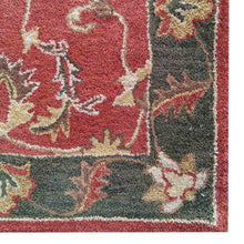 Hand-Tufted-Oriental-wool-runner-rug- red-green-closeup-1