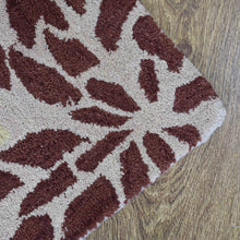 Gerbera Hand Tufted Rug