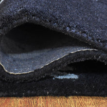 hand-tufted-wool-area-rug-floral-black-closeup 4