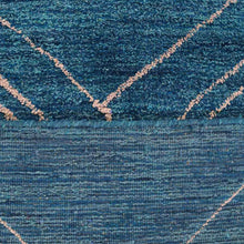 hand-knotted-silk-area-rug-geometric-light-blue-beige-closeup 2