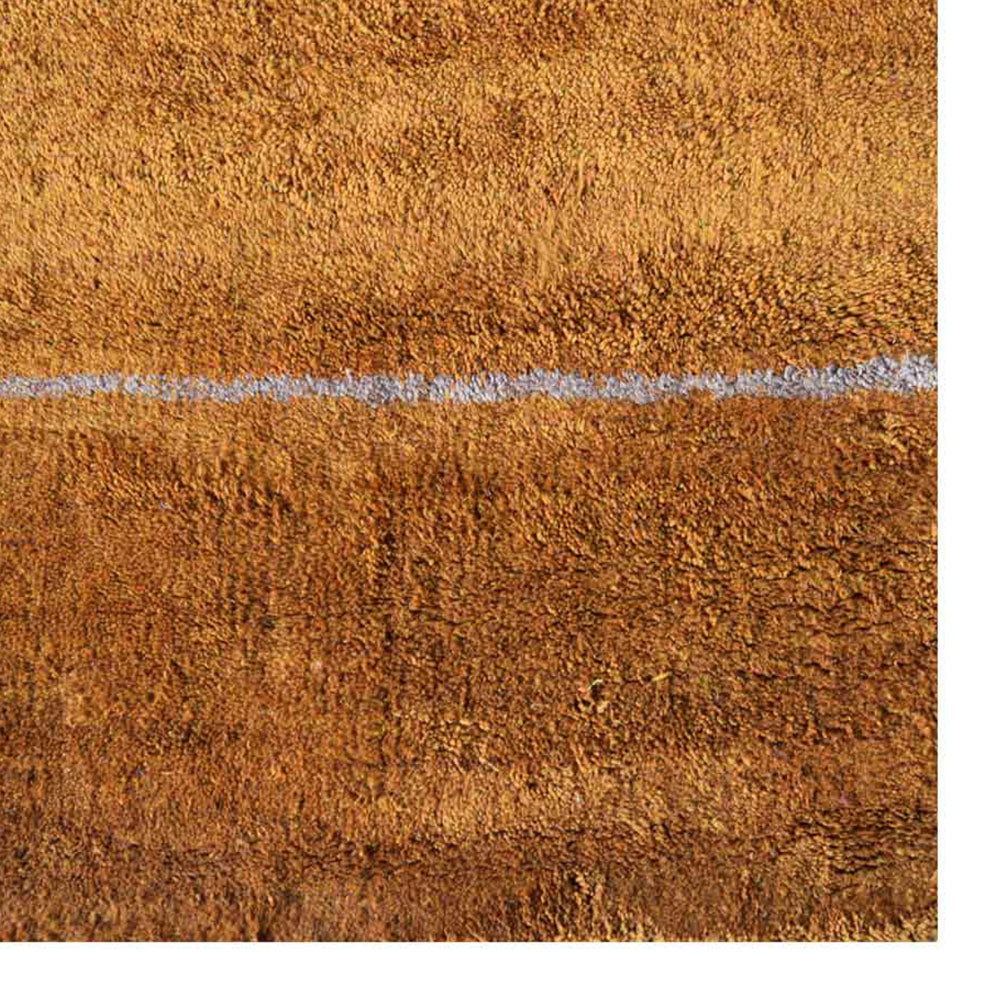 hand-knotted-loom-silk-area-rug-geometric-gold-beige-closeup 1