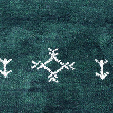 hand-knotted-loom-silk-mix-contemporary-dark-green-rug-closeup 1