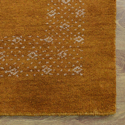 Exquisite Hand Knotted Rug