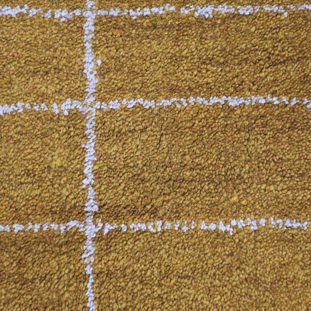 hand-knotted-silk-contemporary-gold-beige-rug-closeup-1