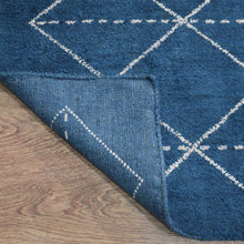 hand-knotted-silk-contemporary-blue-beige-rug-closeup-2
