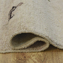 Style Hand Knotted Rug