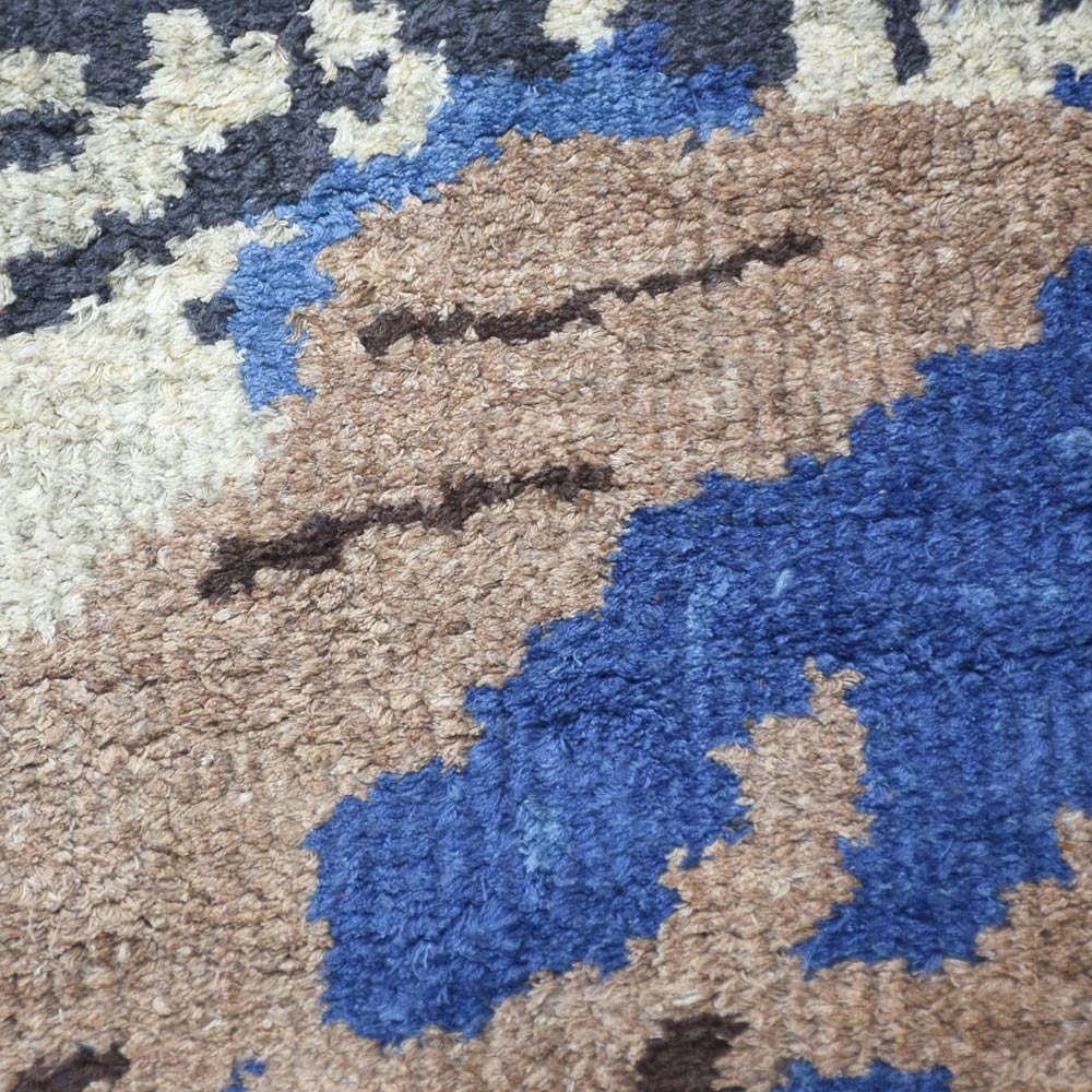 Vibrata Hand Knotted Rug