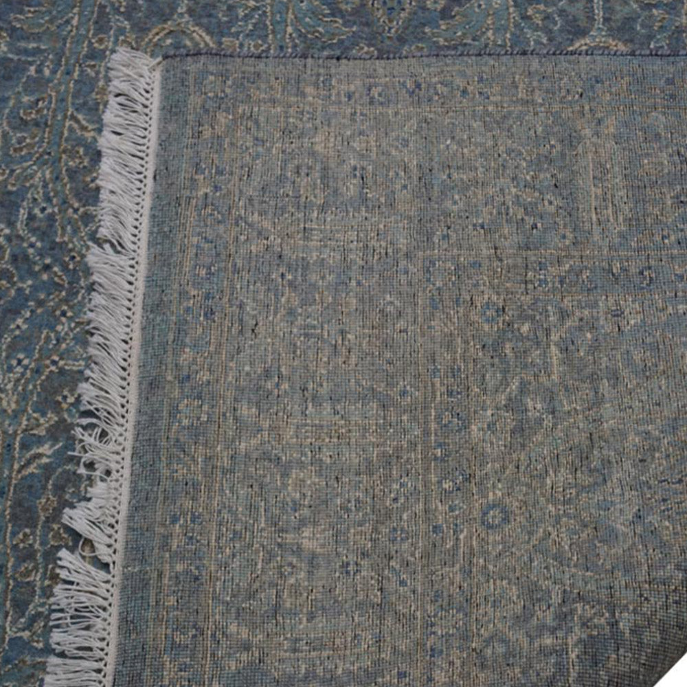Lustrous Hand Knotted Persian Rug