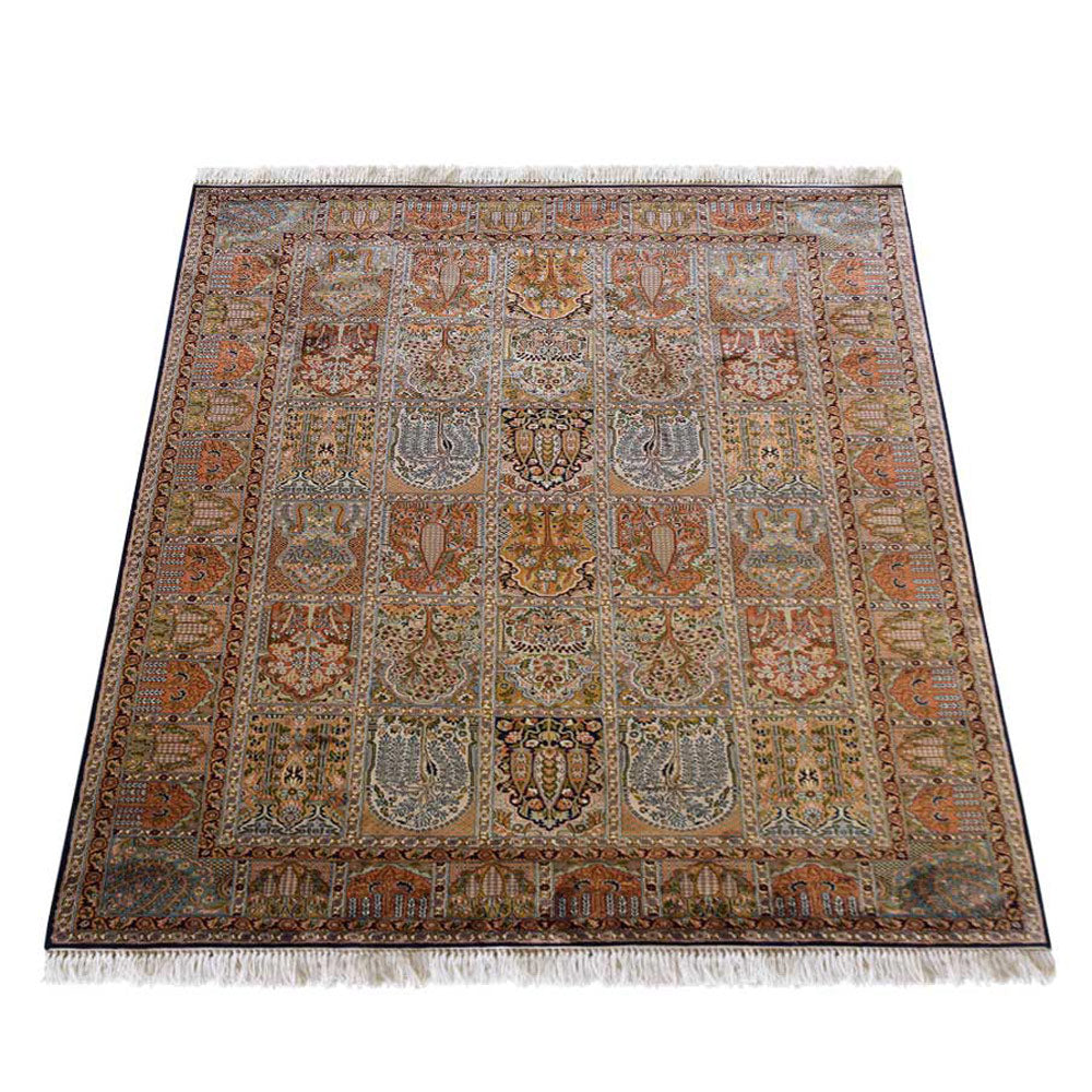 Splendid Hand Knotted Persian Rug