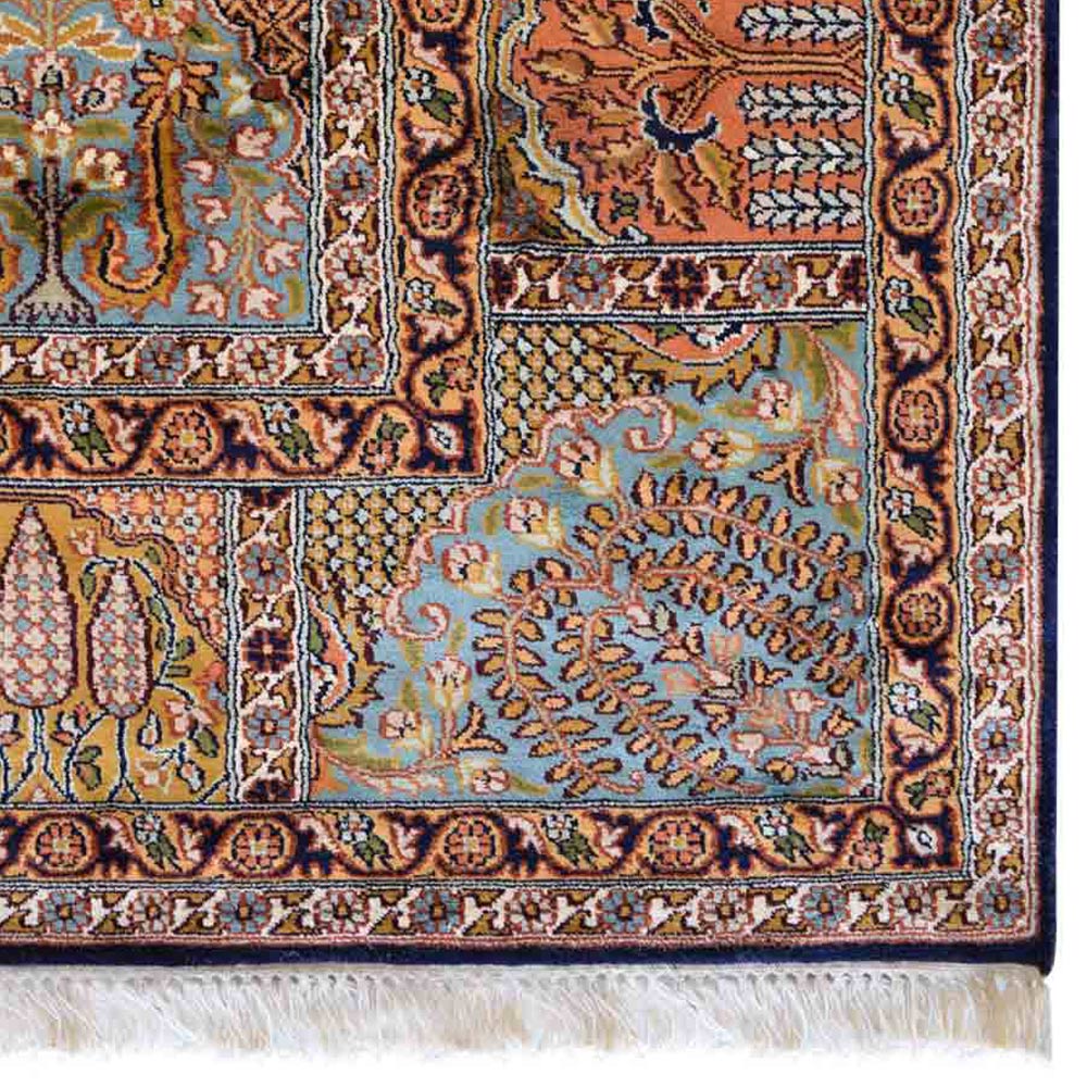 Splendid Hand Knotted Persian Rug