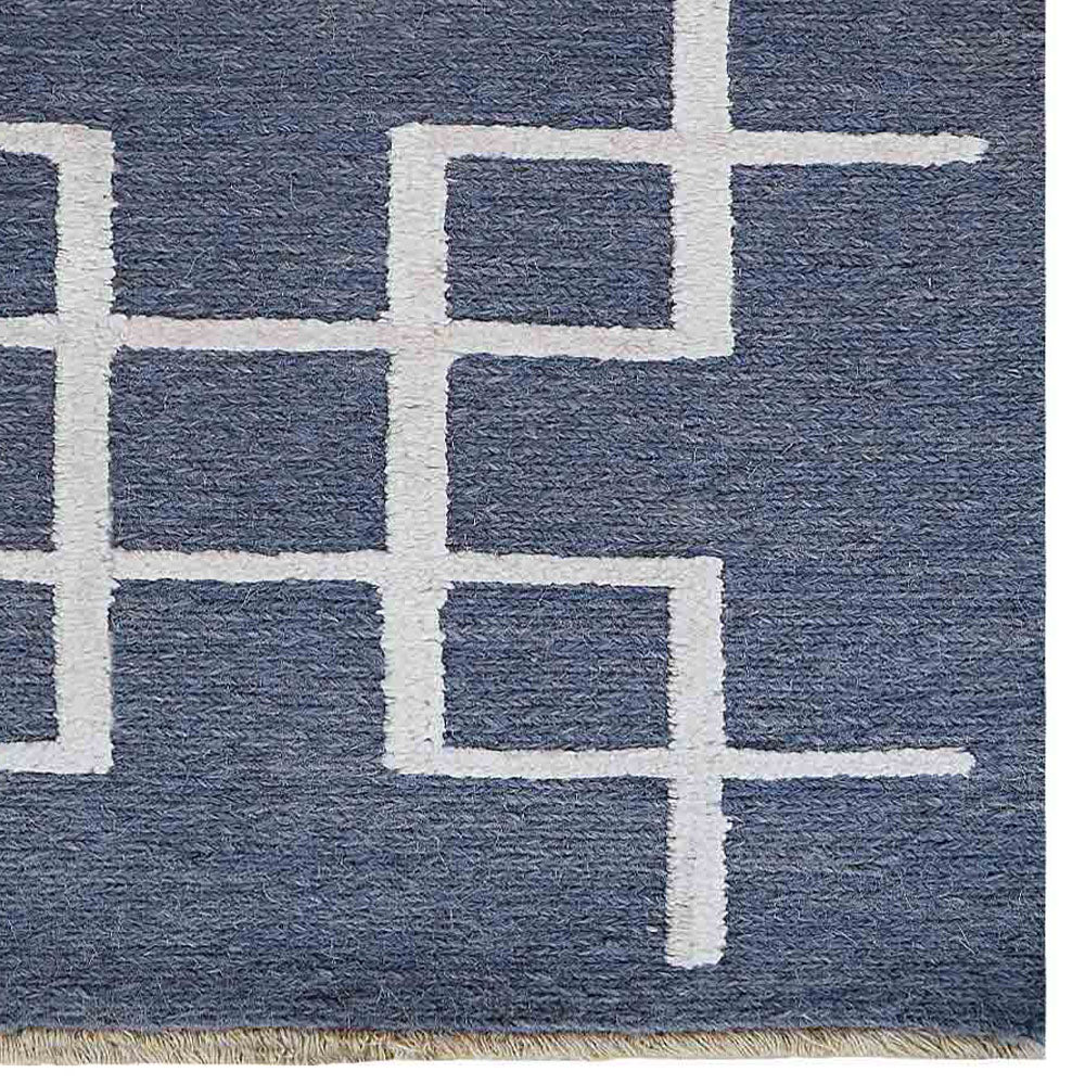 Handmade-silk-and-wool-geometric-area-rug-closeup-1