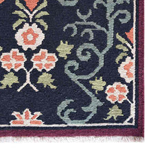 hand-knotted-sumak-multicolor-wool-area-rug-closeup-1