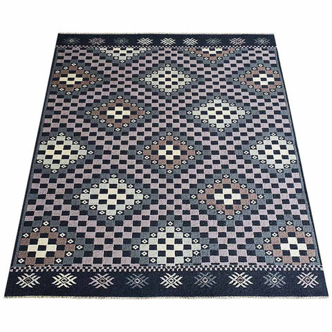 Quantum Hand Knotted Rug
