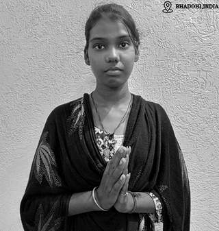 Pramila, hand-knotted rug weaver in India