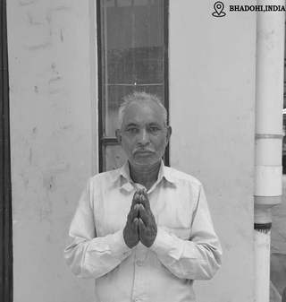 Shyam Bahadur, persian rug weaver in India